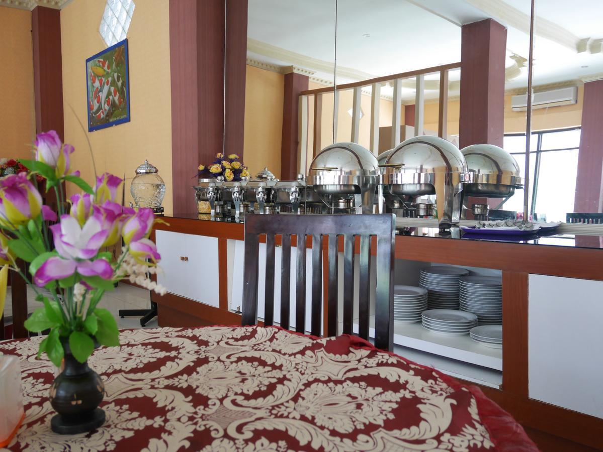Syafira Hotel Langgur Esterno foto