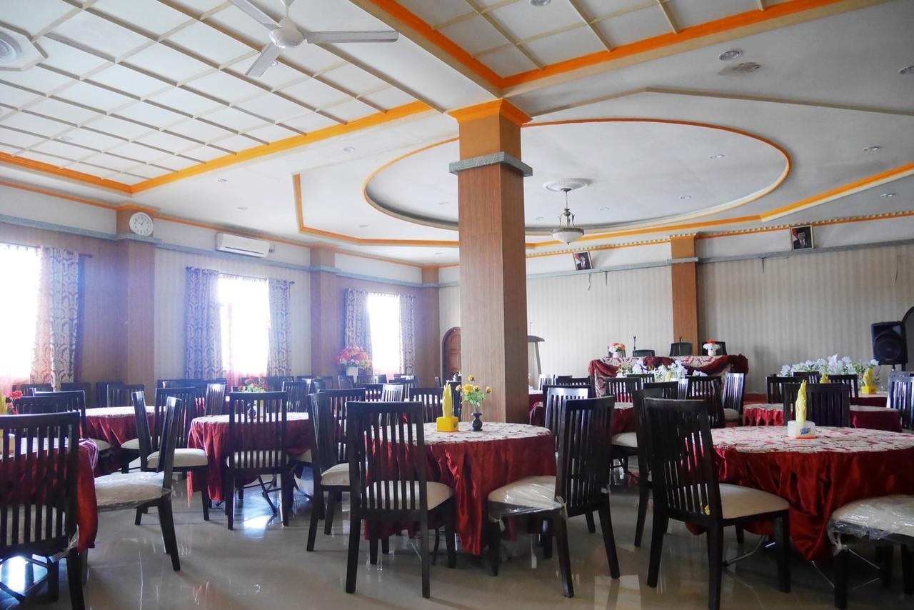Syafira Hotel Langgur Esterno foto