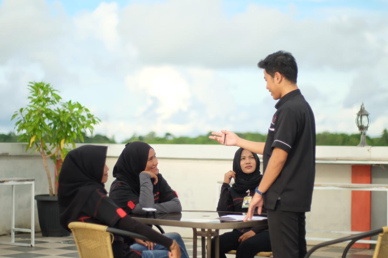 Syafira Hotel Langgur Esterno foto